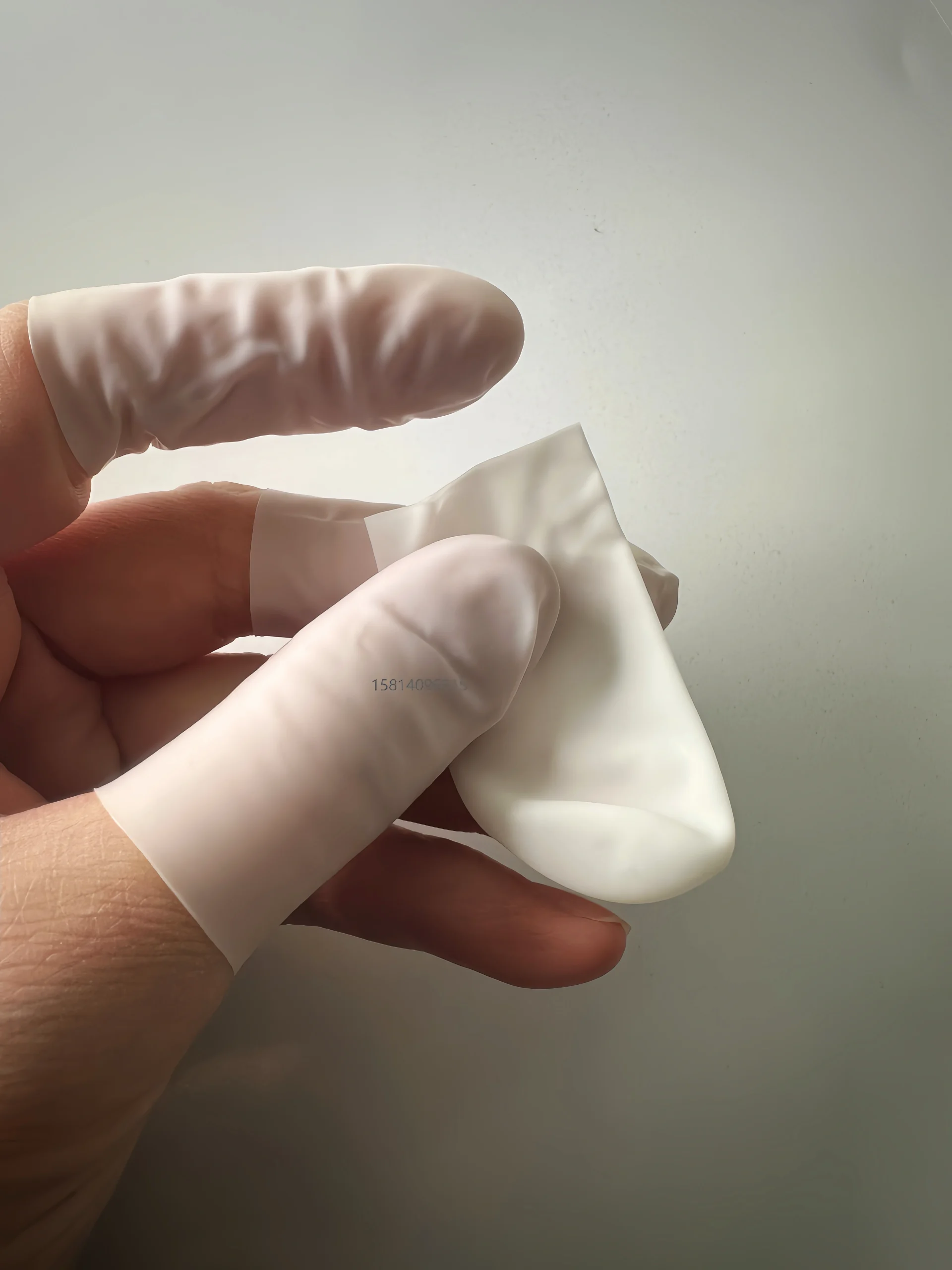 马来西亚进口无硫手指套